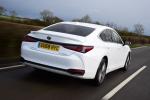 Lexus ES300h F-Sport 2019 года (UK)